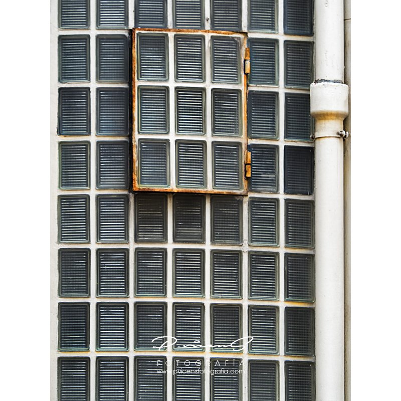 pablovicensh's tweet photo. Pavés 

#paves #ventana #window #geometría #geometry #AbstractaRealidad #abstractreality #olympus #lineas #lines #abstract #fotografía #photography https://t.co/RT06fjkdrw