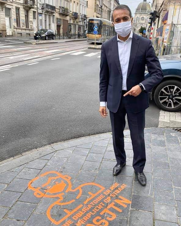 De Camps Jules (@julesdecamps) on Twitter photo Huge awareness campaign by promo-clean.com
Do you know where these markings would be useful?
@CityBrussels @VilleBruxelles @StadBrussel <a href="/PhilippeClose/">Philippe Close</a> @doulkeridis <a href="/VincentDeWolf/">Vincent De Wolf</a> <a href="/CecileJodogne/">Cécile Jodogne</a> <a href="/AhmedLaaouej/">Ahmed Laaouej</a> <a href="/rudivervoort/">Rudi Vervoort</a> <a href="/PierreKompany/">Pierre Kompany</a> <a href="/Cerexhe/">Benoît CEREXHE</a> <a href="/OlivierMaingain/">Olivier Maingain</a> Huge awareness campaign by promo-clean.com
Do you know where these markings would be useful?
@CityBrussels @VilleBruxelles @StadBrussel <a href="/PhilippeClose/">Philippe Close</a> @doulkeridis <a href="/VincentDeWolf/">Vincent De Wolf</a> <a href="/CecileJodogne/">Cécile Jodogne</a> <a href="/AhmedLaaouej/">Ahmed Laaouej</a> <a href="/rudivervoort/">Rudi Vervoort</a> <a href="/PierreKompany/">Pierre Kompany</a> <a href="/Cerexhe/">Benoît CEREXHE</a> <a href="/OlivierMaingain/">Olivier Maingain</a>