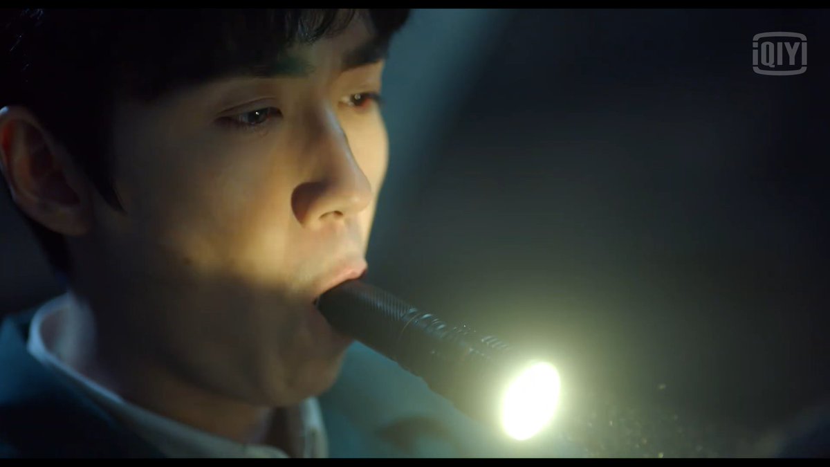 The number of times Wu Xie has put this in his mouth tho? It's only in here too, the other Wu Xie(s) didn't do this? Must be a skill acquired through practice 