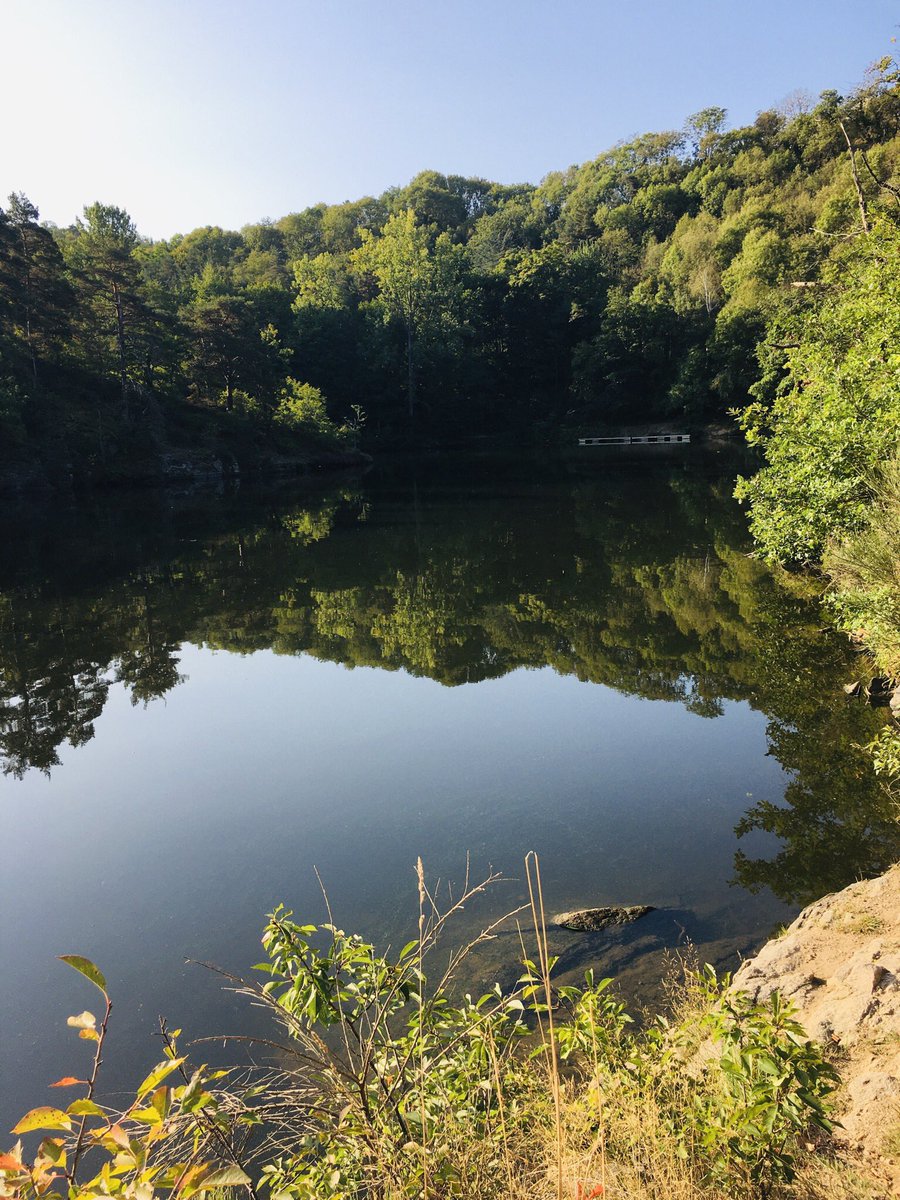 Nath_CASTEX's tweet photo. Une journée magnifique, une eau à 22 degrés, des compétiteurs motivés, des paysages fantastiques, #Enedis est fière d être partenaire de la 2 éme édition du #swimrun des Gorges de la Loire.. #cd43, #CD42 https://t.co/i0Ah50tX5g