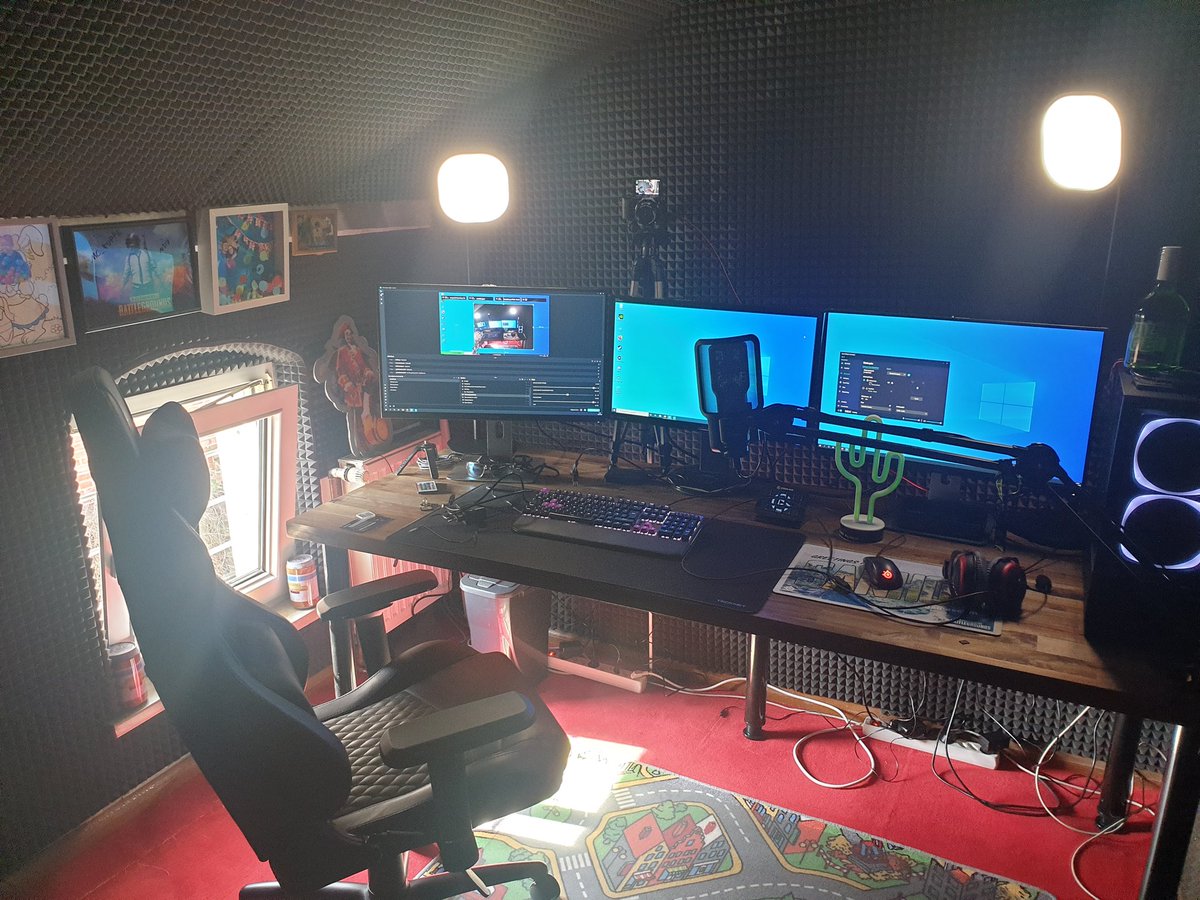 Also ick muss ja sagen das mein Gamingzimmer sehr gut gelungen ist. <a href="/elgatoDE/">Elgato DE</a>, <a href="/msigaming_de/">MSI Deutschland</a> , @DreamHackDE