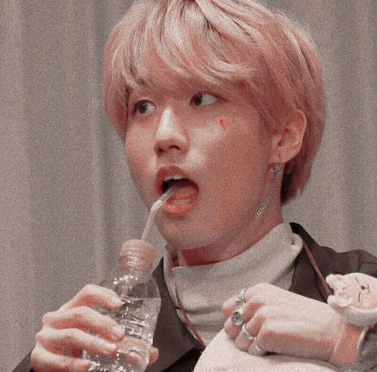 minsugainfires's tweet photo. Happy Birthday 🎉🎂
#HanJisung 
#hanjisungday 🐿️🐿️
@Stray_Kids https://t.co/Umsnhd8QZR