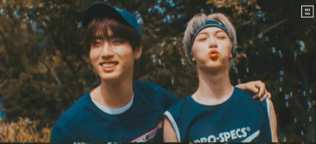 Han and Felix being sunshine twins a very necessary thread! ~~