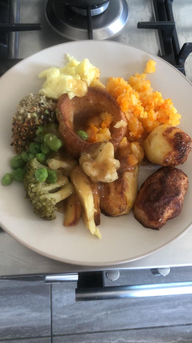 OptionsEating's tweet image. Healthy  Roast Dinner for give it a Try.