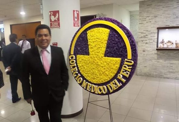 DimasPeru's tweet photo. TRIBUTO A LOS MÉDICOS QUE PERDIERON LA VIDA POR EL COVID 19 Y A LOS QUE ESTÁN EN LA LINEA DE BATALLA 
Conozco de cerca a miles de médicos, que lucha cada día para hacer frente la pandemia y la deficiencia del estado para con ellos.
#OngDimasPeruWorld https://t.co/v5tbmxcKKr