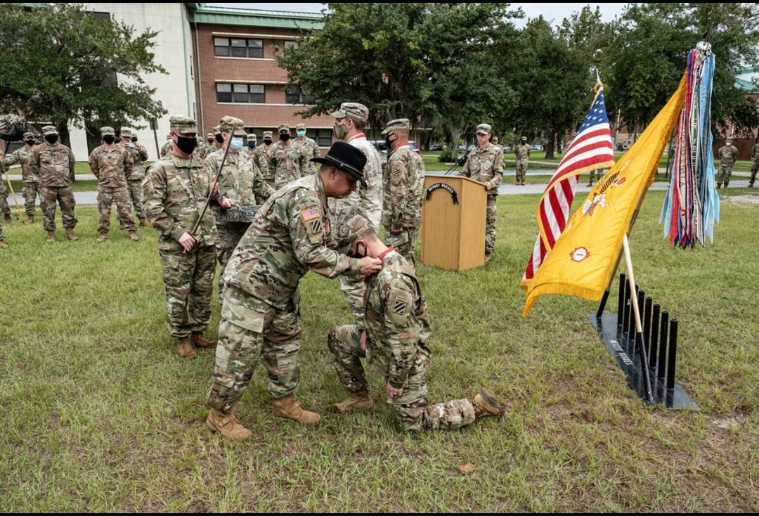 Desert_Rogues's tweet photo. (2/3) Order of St. George Bronze Medallion and Order of St. Joan D'Arc Medallion ceremony before HQ company change of command. #Wepierce #raidersfirst #ROTM https://t.co/yAzWyZt3rY