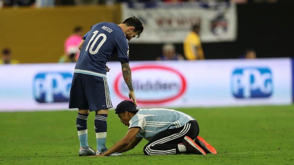 Messi has won the most Argentinian player of the year awards in history (2005, 2007-2013, 2015-2017). He’s also one of the only players in history to have won it 10+ times for their country.