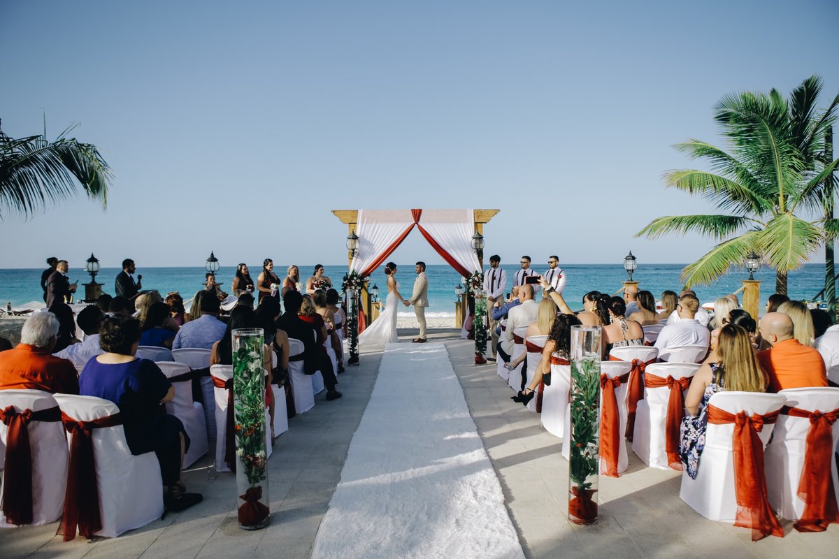 LoveVowsPhoto's tweet photo. 💕We love our job. 💕 ⁠
⁠
Contact us at weddings@lovevowsphotography.com for more information about our services. ⁠
⁠
#puntacana #puntacanabride #beachwedding #destinationwedding #happilyeverafter #weddingstyle  #weddingday #weddingphotographer #photography https://t.co/wztXKZqqa1