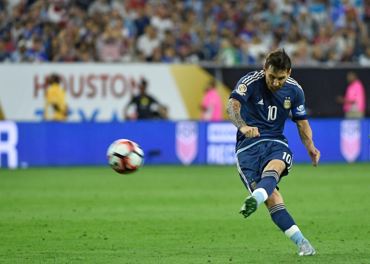 Messi has the most direct free kick goals scored in all international games for Argentina: 6.