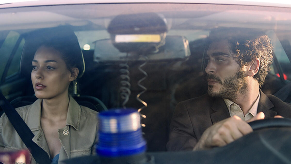 Burak Deniz ve Dilan Çiçek Deniz ikilisini başrolünde gördüğümüz Yarım Kalan Aşklar 1. bölümü ile BluTV platformunda yayına başladı.  #blutv #BurakDeniz #DilanÇiçekDeniz #YarımKalanAşklar #CemDavran astekno.com/yarim-kalan-as…