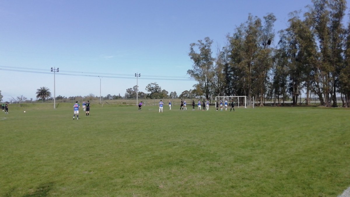 LMFC2014's tweet photo. Ya esta jugando la murga!!
Primer tiempo 15 min la murguita 1 dapa 0 https://t.co/9unNyA6kr0