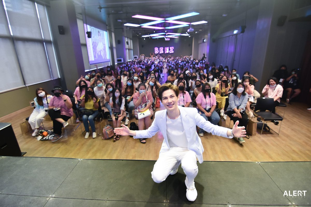 benzalertfamily's tweet image. สำหรับงานวันนี้ทางทีมงานทุกคน ขอขอบคุณฟค.ทุกๆคนที่มาร่วมสร้างความทรงจำที่ดีด้วยกันและฟค.ที่ส่งกำลังใจให้คุณอเลิ๊ตจากทางบ้านนะคะ หากภายในงานมีความผิดพลาดประการใดต้องขออภัยมา ณ ที่นี้ด้วยนะคะ 
ยินดีรับทุกคำติชม และจะนำไปพัฒนาในงานต่อๆไปนะคะ 
ฝันดีนะคะทุกคน 🥰
#Alertbirthday22nd