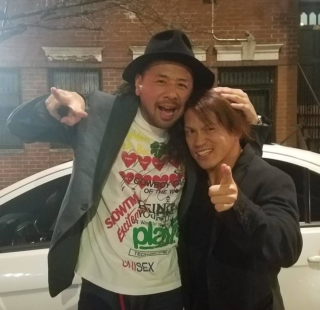 Wrestlers pointing: a brief thread: