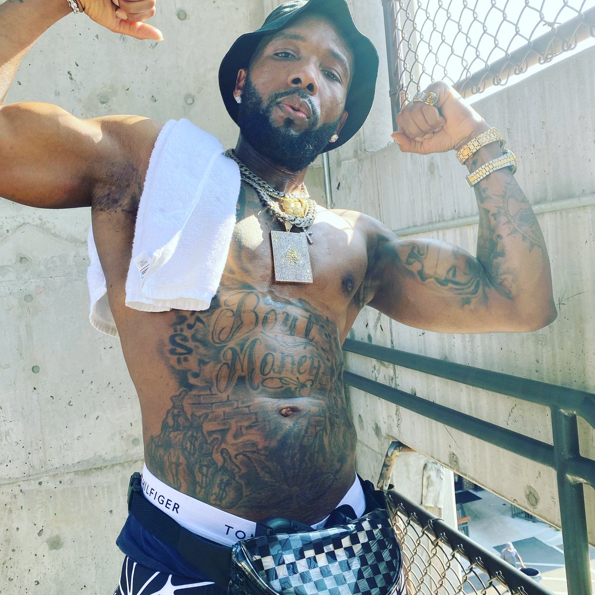 PaperchaserJBB's tweet photo. 11 days away from the highly anticipated single “Uncut” release‼️ #newmusic #rappers #music #musician #musicproducer #entertainer #hitsingle #trapmusic #trapbeats #trap #traphouse #trapradio #model #physique #hardbody #sexsymbol #promo #promotion #share #follow #youtube #spotify https://t.co/01wcIhVsyB