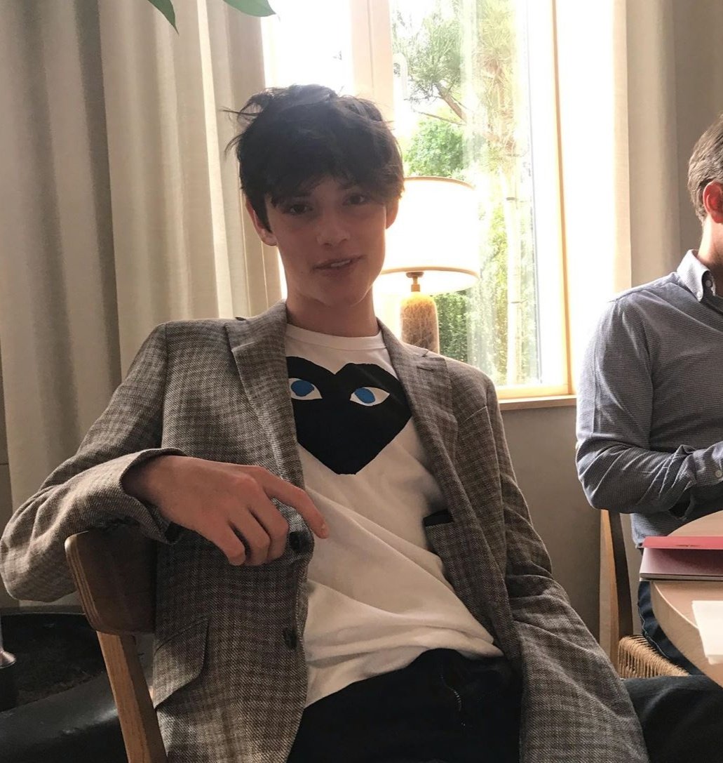 the coat and the way they sit