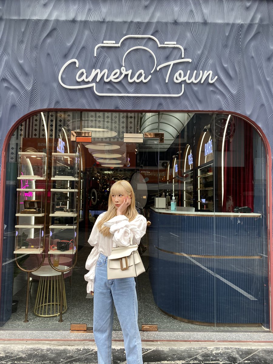 เจอละค่ะ จากลูกค้าสู่(แฟน)เจ้าของร้าน 
how it started                    how it ended