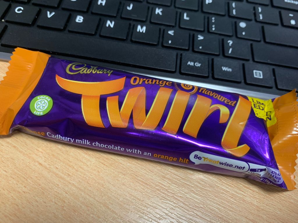 mrmeikle's tweet image. I arrived at work this morning to find this on my desk 😋 Lunch time seems so long away but I’ll try to resist! #orangetwirl