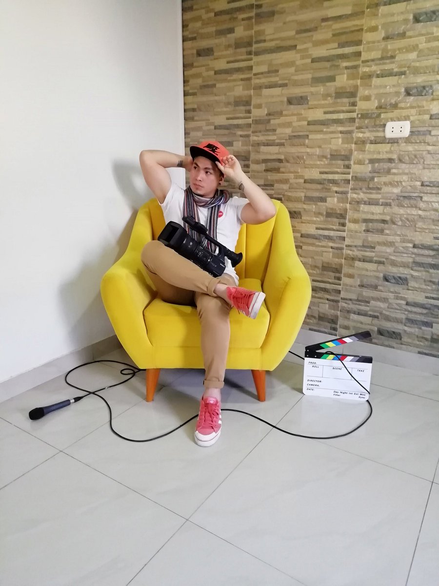 Modo PRODUCER! ♻️🛒👨🔧🤳🎥🎬
Si no sales de esta pandemia con un libro leído, una habilidad nueva, un negocio nuevo o con más conocimientos que antes. Nunca te faltó tiempo, solo disciplina y muchas ganas de emprender y triunfar.
#modoemprendedor #modelodenegocio #producer https://t.co/45yKrjSee5