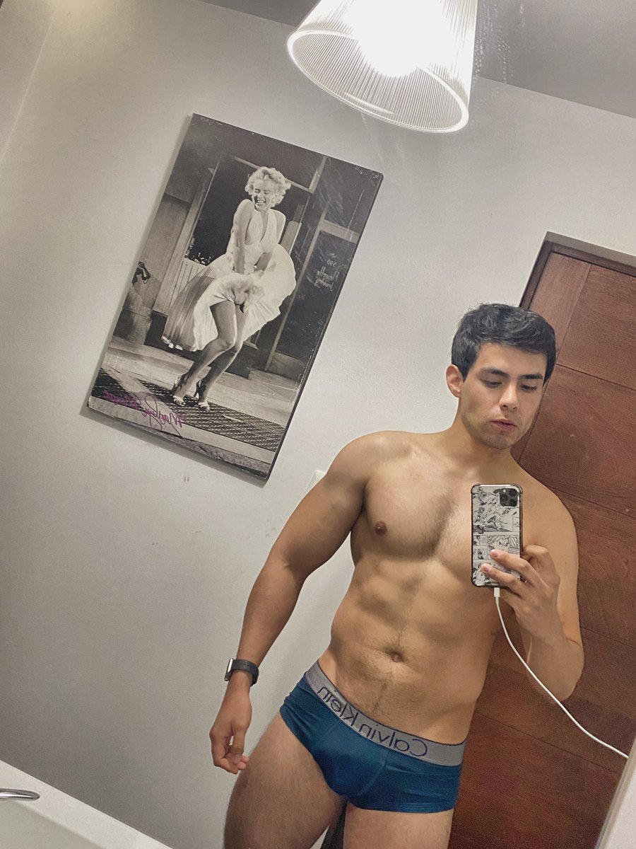 DrCehh's tweet photo. Marilyn made me do it. 
2 semanas con dieta y 1 con la reapertura del gimnasio. Continuaremos compartiendo resultados... si es que siguen siendo positivos 😛.
 “I do like my body”. https://t.co/jy8R6MQm6e