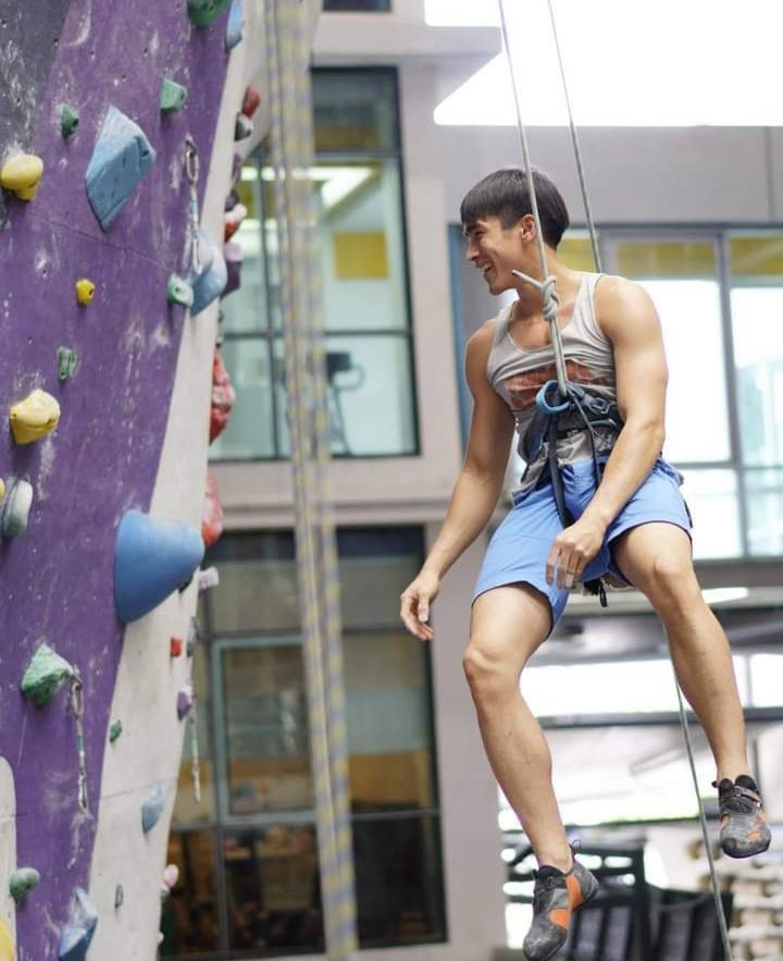 Rock climbing is one of his fave thing to do...and it's also an NY thing  #ณเดชน์  #nadech  #kugimiyas  #nadechyaya