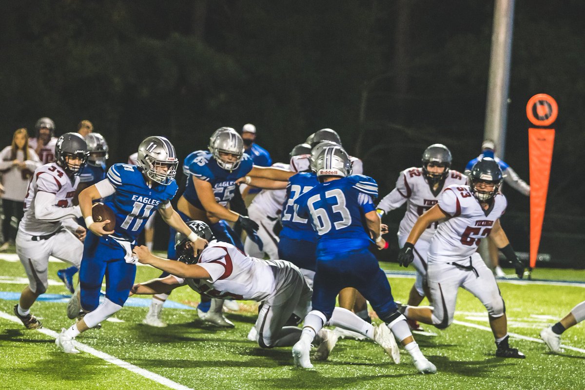 JCEagleFootball's tweet image. Is it too early for Mr. Football nominees?

Aaron Smith’s numbers in 2020 are real nice.

81/115
1,297 Passing Yards
15 TD
140.1 QBR

548 Rushing Yards
10 TDs