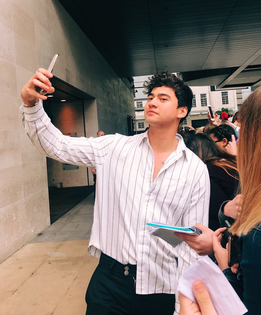 CALUM HOOD AS AMONG US CHARACTERS https://abs.twimg.com/emoji/v2/... draggable=