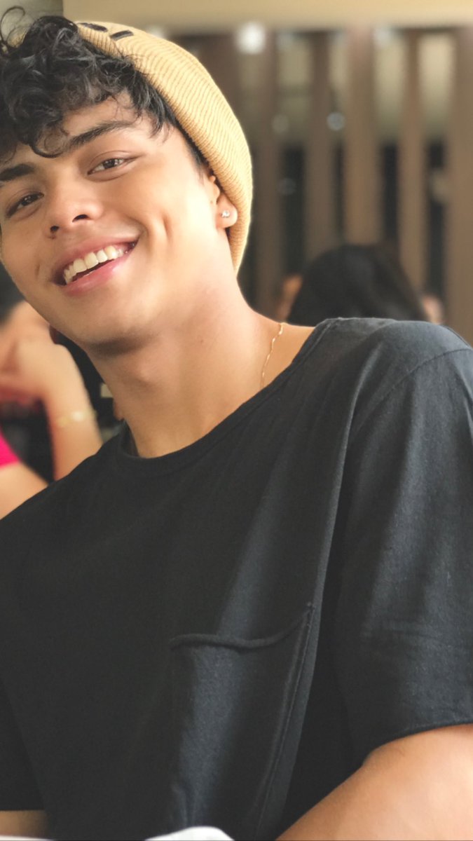 There can be no better actor to pioneer the first Filipino BL than Kokoy de Santos, who is the very real embodiment of GAVREEL ALARCON. @kkydsnts character portrayal perfectly captures the straightforward, Filipino CHARM and CHARISMA.HE IS SO BRAVELY, UNAPOLOGETICALLY IN LOVE.