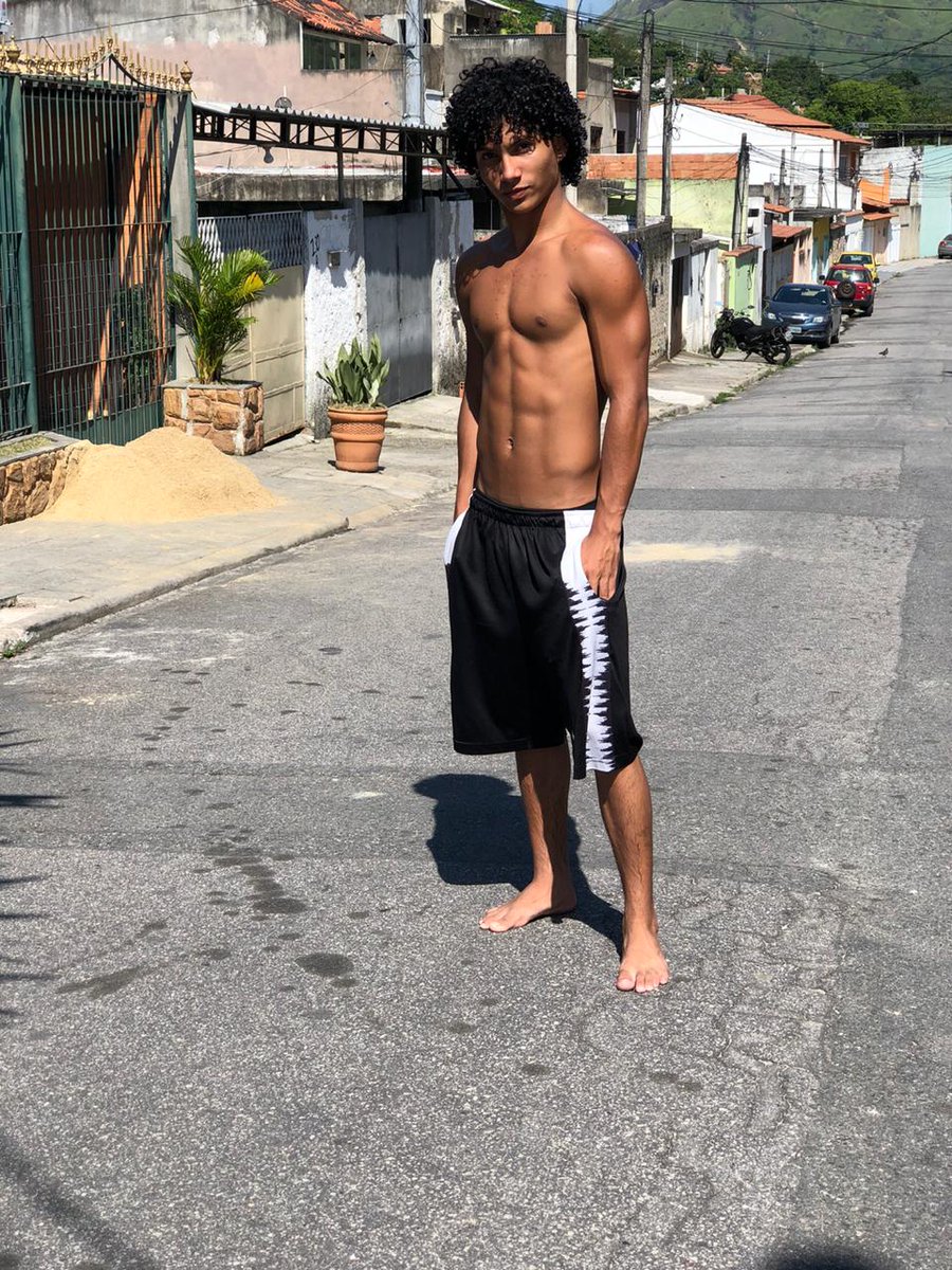 dhChefe's tweet photo. 🥴 https://t.co/9o0h6TsVn2