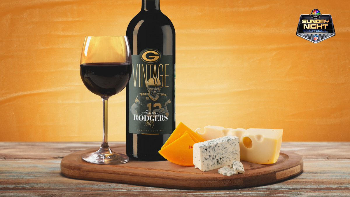 SNFonNBC's tweet photo. Like a fine wine 😏

@AaronRodgers12 | #GoPackGo https://t.co/km91bu7v2O