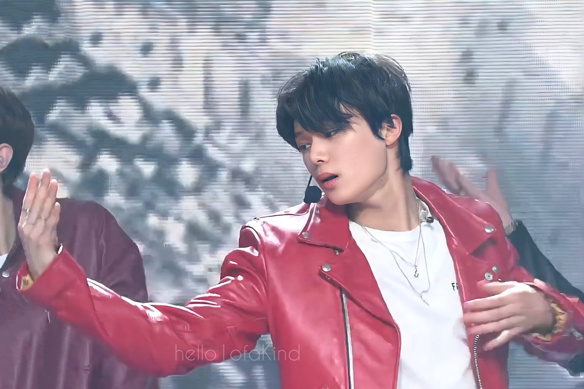 KeiysWe's tweet photo. The only two people who stand are Jin from BTS who taught me to love myself and K who taught me to work for my dreams, so it doesn't matter which group K debuted with, I'm going to keep supporting him because he and Jin they have taught me to be a strong person. #K_DEBUT #proteck https://t.co/lLReI6GOAL