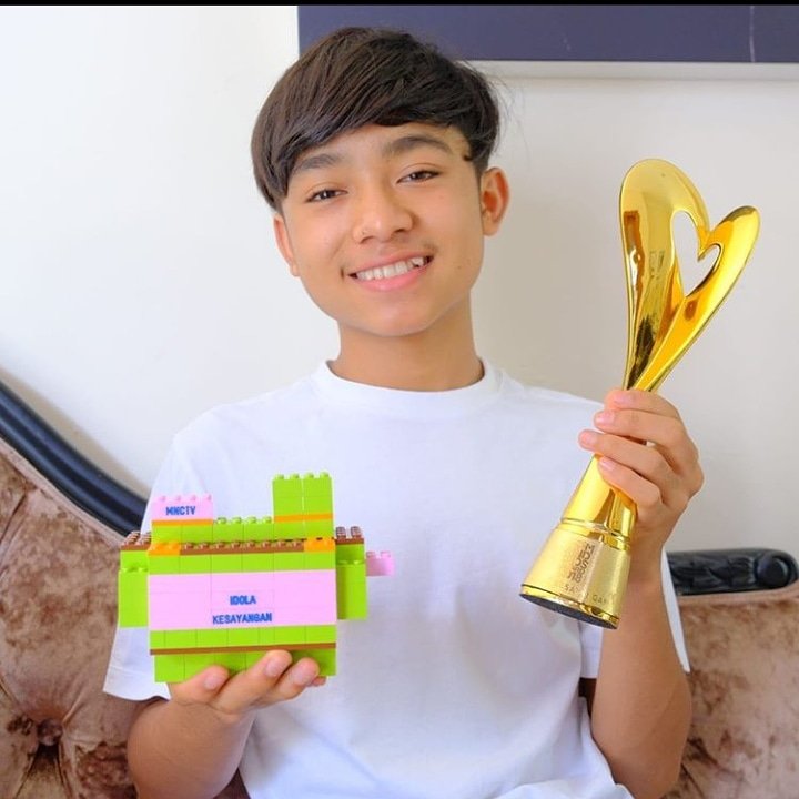 bentoxbensu__'s tweet photo. Idola kesayangan
#BetrandPetoPutraOnsu #MomAndKidsAwards #MAKA2020 #MNCTV https://t.co/O5WX4HQlxu