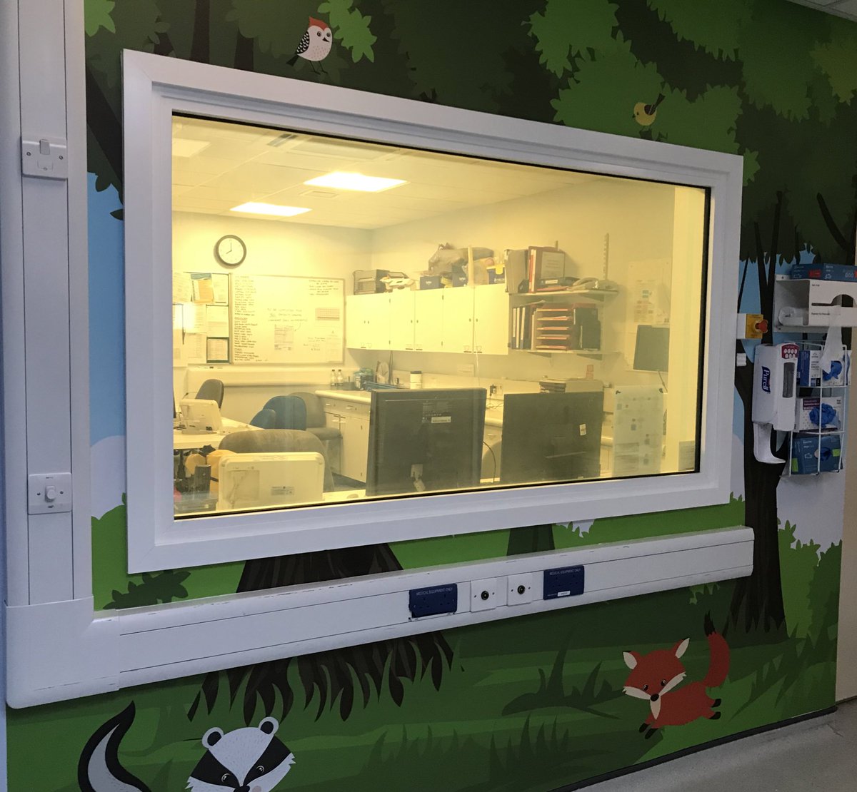lee_anneelliott's tweet photo. Further improvements @BthftRadiology with amazing decor, ceiling screens and Bluetooth speakers in CT. Looking great!! Enormous thanks to @BTHFTCharity #raysasmile appeal @samanthajanexx @SteadTony https://t.co/q1OsiGSbTf