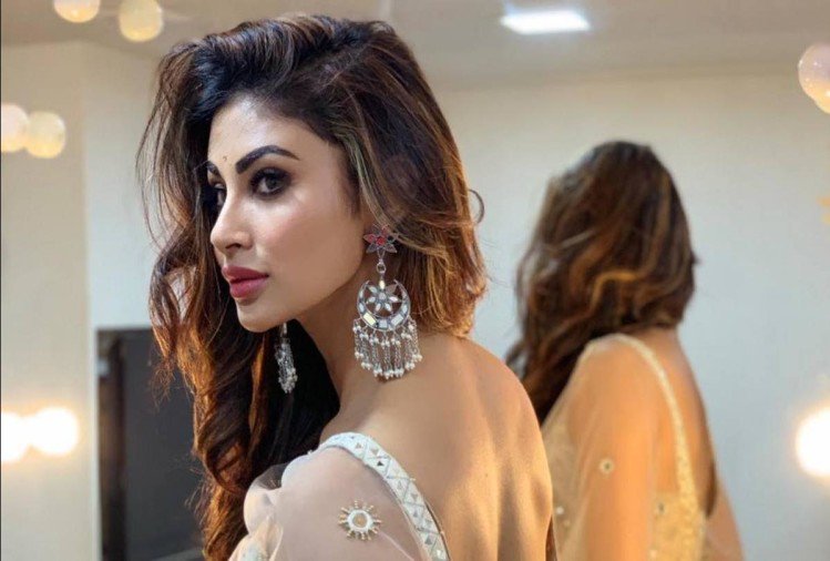 Wishing here a very Happy Birthday to Mouni Roy   