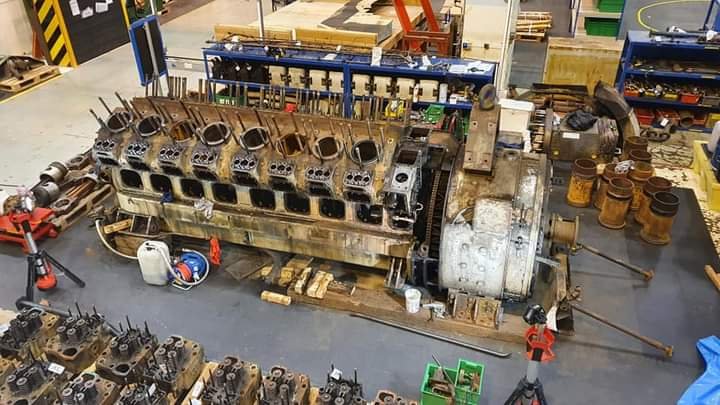 Liner removal this week, like that was a good idea.... 
Eventually with a little persuasion 8 liners are out.
Again if you feel you can spare some money to help with the cost of this overhaul. Here is our paypal - paypal.me/devondiesels
Or you can join our class 50 membership.