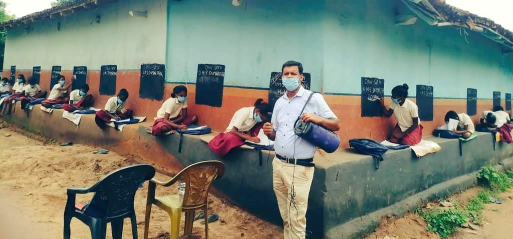 Anupama89959415's tweet photo. #Parents & #teachers have come together to ensure that #education remains accessible even during #coronavirus #pandemic. This has just made my day!
#inspiring..
#ngto #ambigenes #Tweetoftheday https://t.co/HQkWe5Jyoz