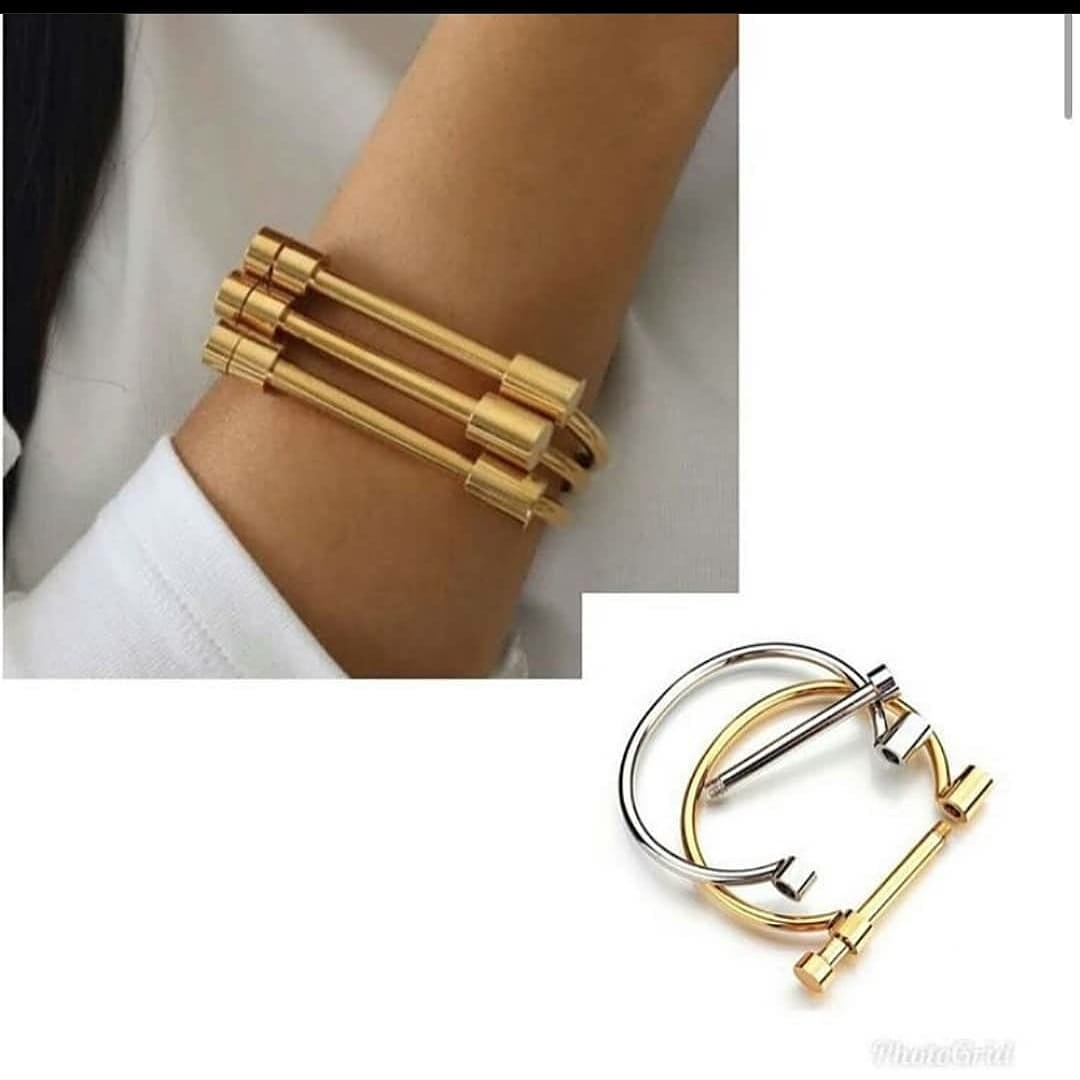 Cool right...just give me 3k each 😉😉

#giftideas #birthdaygifts #wristwatchesforwomen #wristwatchesformen #accessoriesformen #giftboxs #accessoriesinlagos
#waistchain #accessories #chain #womenhelpingwomen #wristwatches #studs #braclet #Earrings #stylish&flashy #siriHub
RT