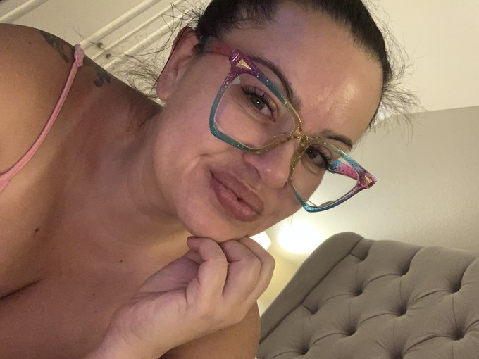 Good night 😘 https://t.co/KK99ZN04m0