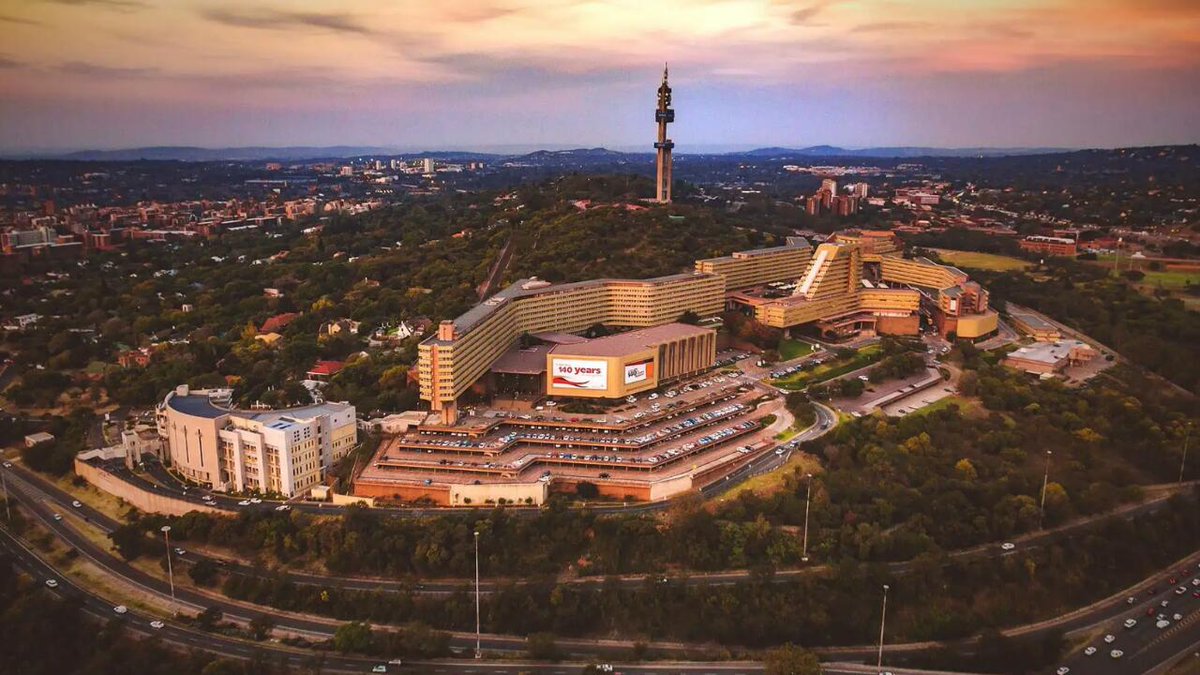 AfricaUnitedG's tweet photo. The University of South Africa (UNISA) is the largest open distance learning institution in Africa and the longest standing dedicated distance education university in the world. UNISA has over 400,000 students, including international students from 130 countries worldwide. https://t.co/icTyHSuwWn