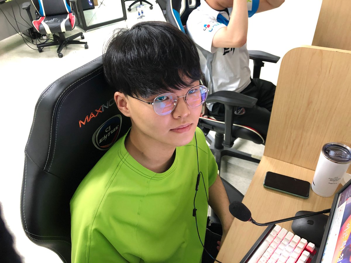 PCS 3 ASIA 한국선발전 DAY4 6시에 시작됩니다.
DAY3까지 1등을 유지하고 있는 엔투스! 오늘도 1등을 유지할 수 있도록 응원해주세요👊
🔗twitch.tv/pubgkorea
#OGN #ENTUS #오지엔 #엔투스 #PUBG #PCS3 #배틀그라운드 #배그