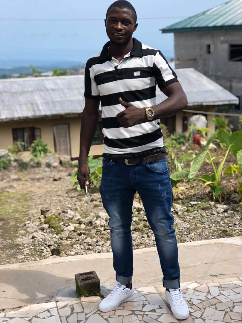 William58719982's tweet image. Single