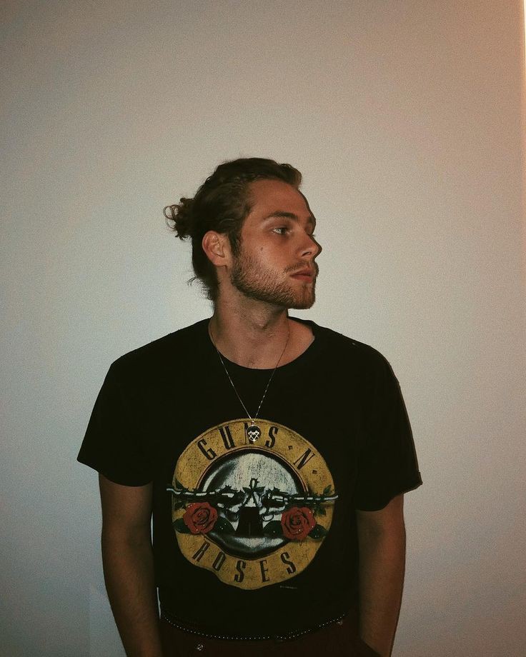Awsten Knight and Luke Hemmings as each other ~a thread inspired by  @RAREIOH~