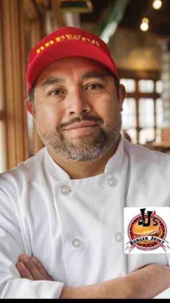 #Petaluma holds a candlelight vigil tonight for popular chef #MarioGongora, 53. hit and killed by an alleged repeat drunk driver as he put his garbage cans out at the curb. Family says he would not want them to hate, but they want justice #KTVU 11:18