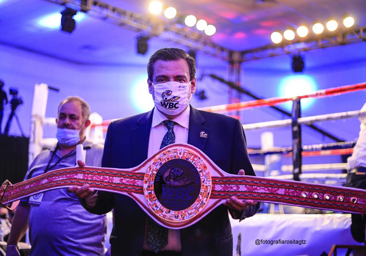 wbcboxeo's tweet photo. Julio César Chávez fue el ganador de la pelea de exhibición y así, se queda con el Cinturón Otomí 🔰🥊#OtomiBelt #OrgulloEdoméx #Rubico https://t.co/8lw1Np5l2G
