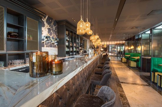 Een zakelijke afspraak? Een kop koffie? Of toch rustig aan het werk in een inspirerende omgeving. U bent dagelijks van harte welkom in onze lounge of restaurant.