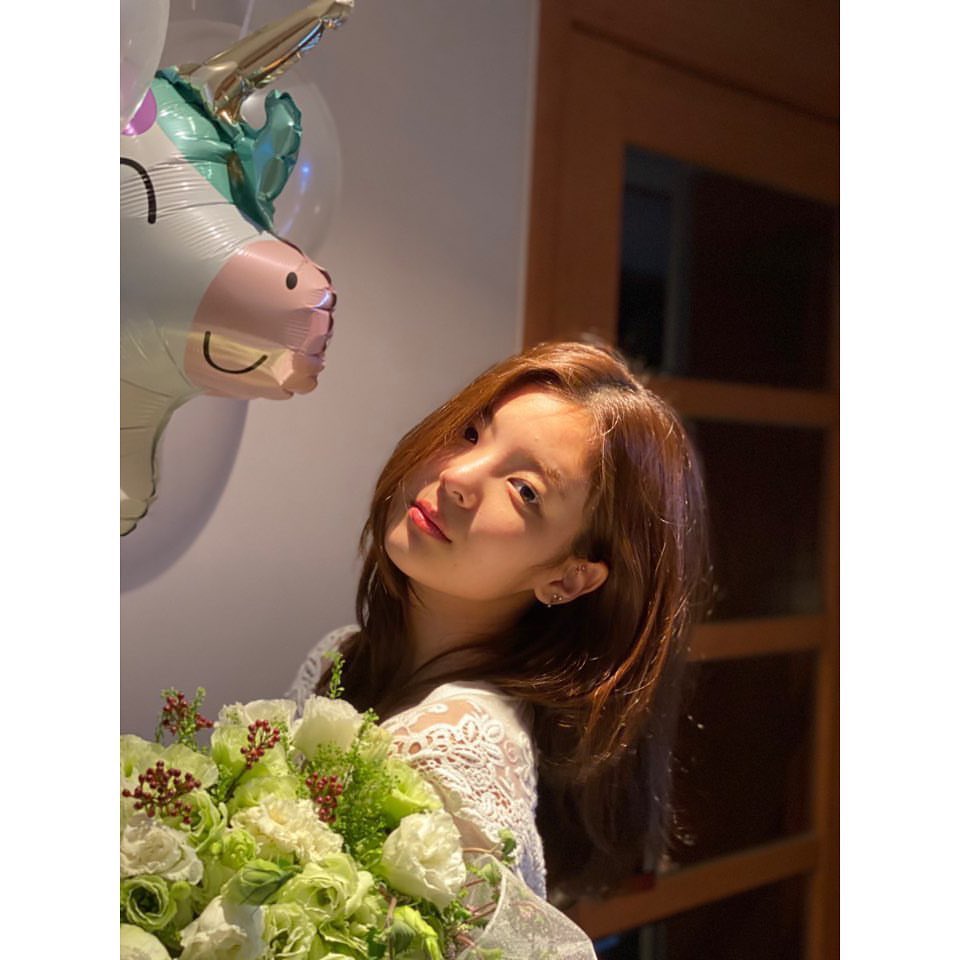 ITZYDomain's tweet photo. ITZY Instagram [https://t.co/jBrfEdm4dV] 200926 update by #LIA

"Late birthday post!! haha🤣😋
Although it's very late, thank you to everyone who wished me happy birthday❤️
#throwbacktomy #birthday #everydayis #mybirthday 🎉🧸"

#ITZY #있지 @ITZYofficial https://t.co/Vvir0s9zoj