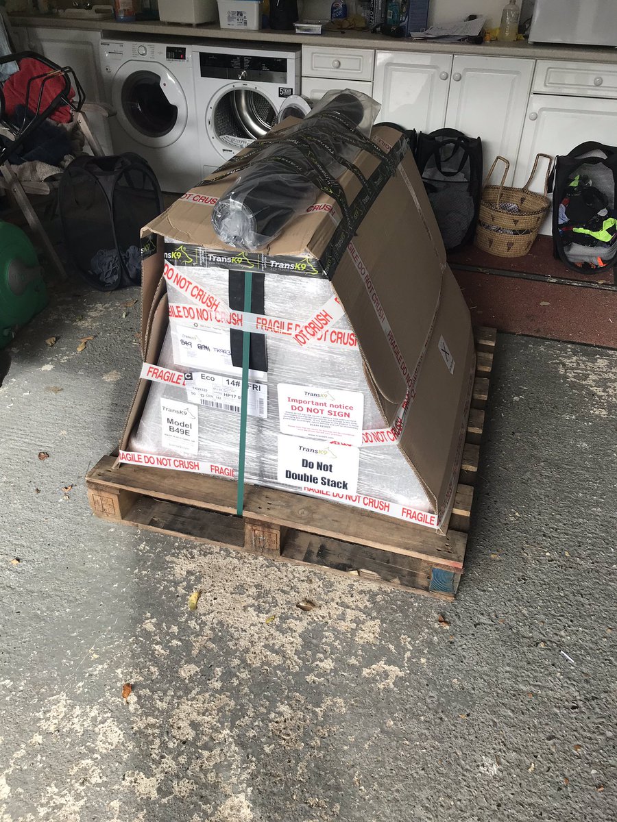 Wot’s that wrapped up next door?
My new <a href="/TransK9/">TransK9 Sharon</a> crate??