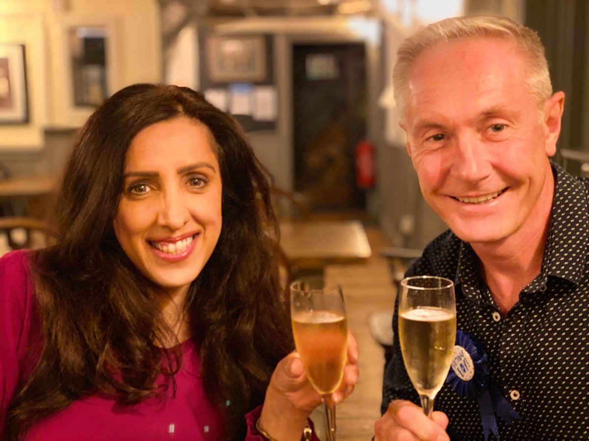 AdamsVision's tweet image. Lovely to catch up with clients and fab friends Rita Gupta and Anne Leiper on Thursday. So nice to see you both and thank you for my golfing🏌️‍♂️birthday present and kindly treating me to dinner &amp;amp; bubbles for my 50th. (Mmmm that chicken pie, nom nom 😋)
🙏 ❤️👏🥂@LGFamilyLawyers