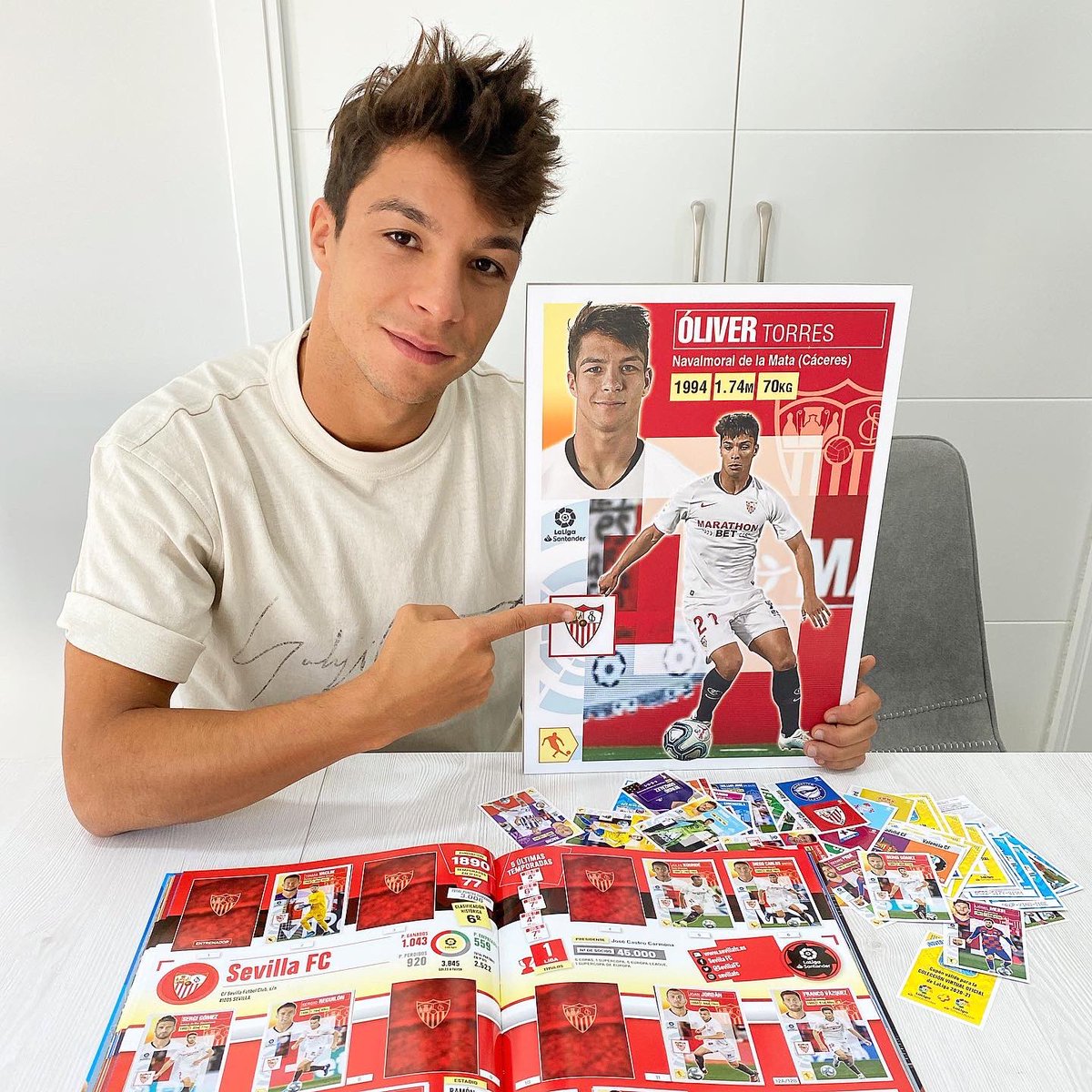 ¡Vuelve la @LaLiga, vuelve el @sevillafc y vuelven los cromos de @paninicromos ¿Cambiamos cromos? 😉
#panini #cromos #compartetupasion https://t.co/CDE4MApwW3