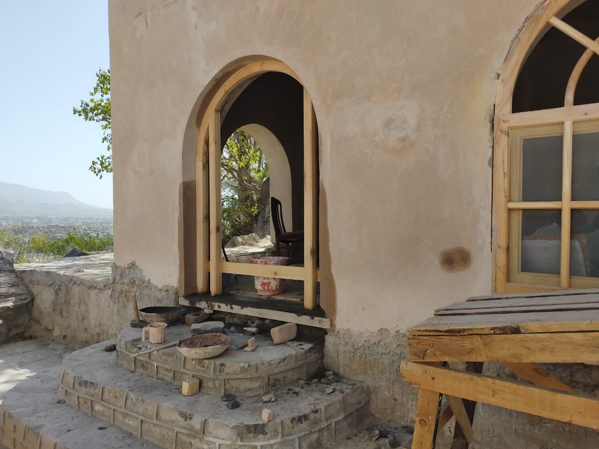 alishahjourno's tweet photo. #FortSandeman 130 years old #building razed to #ground..A #Replica raised .this ancient #architecture had to be restored in its old shape #Archeologists had to be #Consulted.beyond administrative decision... rather -#experts had to be hired #Zhob @abbasnasir59 @MunizaeJahangir https://t.co/MLXrg3zV5Q
