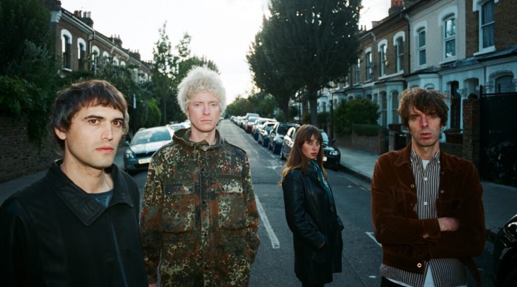 Le froid appelle le plaid qui appelle The Proper Ornaments, créateurs de rêveries, #chronique de l'album Mission Bells 
wisesound.fr/the-proper-orn…